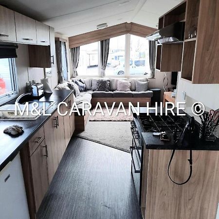 Gristhorpe Blue Dolphin Holiday Park מראה חיצוני תמונה