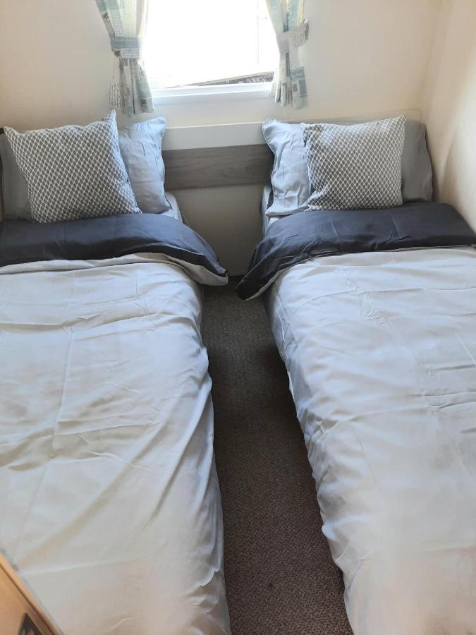 Gristhorpe Blue Dolphin Holiday Park מראה חיצוני תמונה
